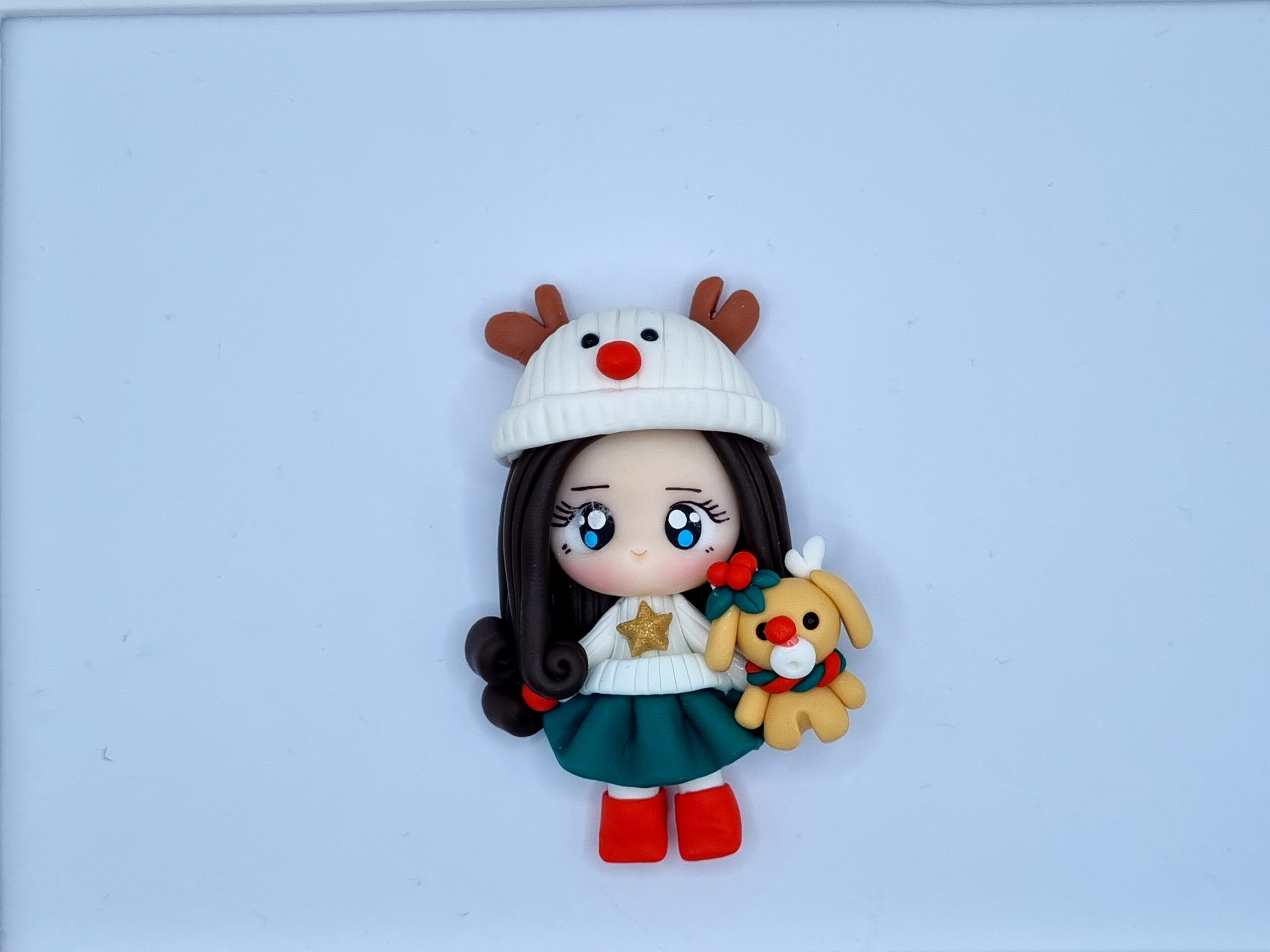 CUTE GIRL WITH WHITE HAT-EMBELLISHMENT CLAY BOW CENTRE(WITH FLAT BACK ) - Image 2